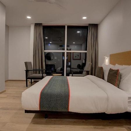 Hotel Eureka Grand Guwahati Exteriör bild